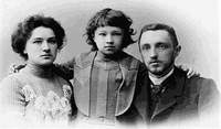 Иван Шмелёв с семьей
